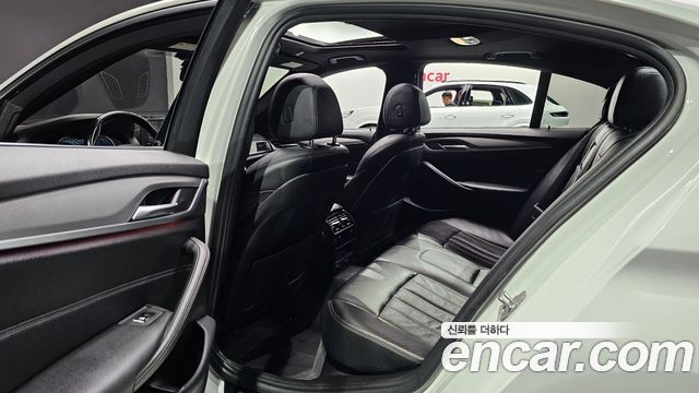 BMW 5-Series 520d xDrive M Sport Package