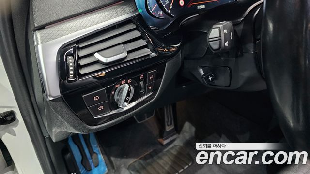 BMW 5-Series 520d xDrive M Sport Package