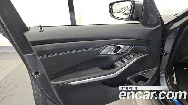 BMW 3-Series 320e M Sports