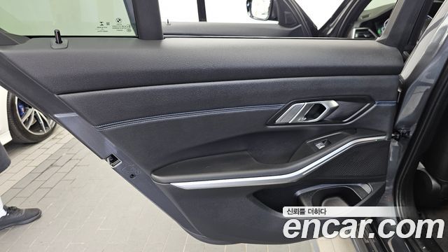BMW 3-Series 320e M Sports