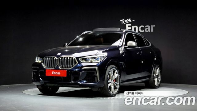 BMW X6 M50i