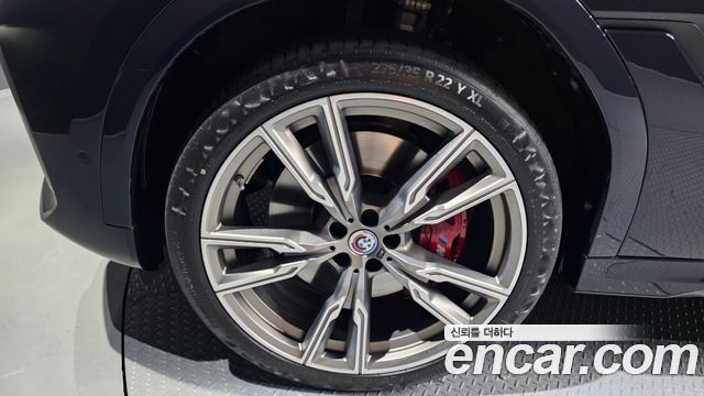BMW X6 M50i