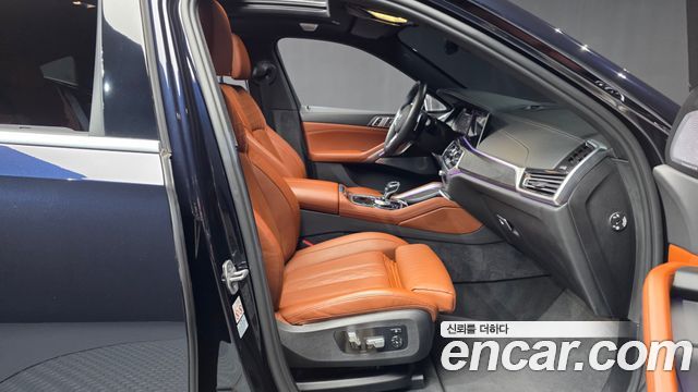 BMW X6 M50i