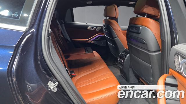 BMW X6 M50i