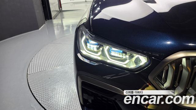 BMW X6 M50i