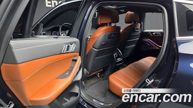 BMW X6 M50i
