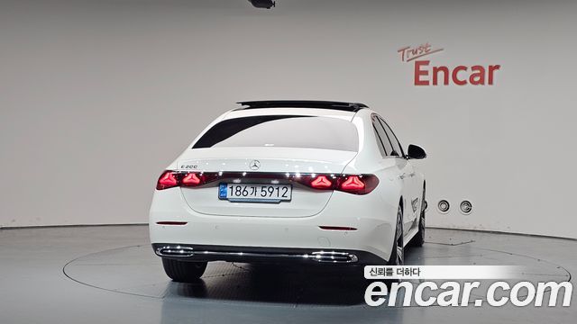 Mercedes-Benz E-Class E200 Avantgarde