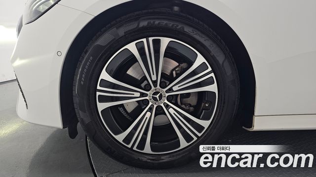 Mercedes-Benz E-Class E200 Avantgarde