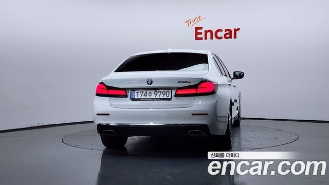 BMW 5-Series 530e Luxury