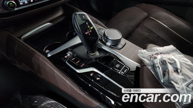 BMW 5-Series 530e Luxury
