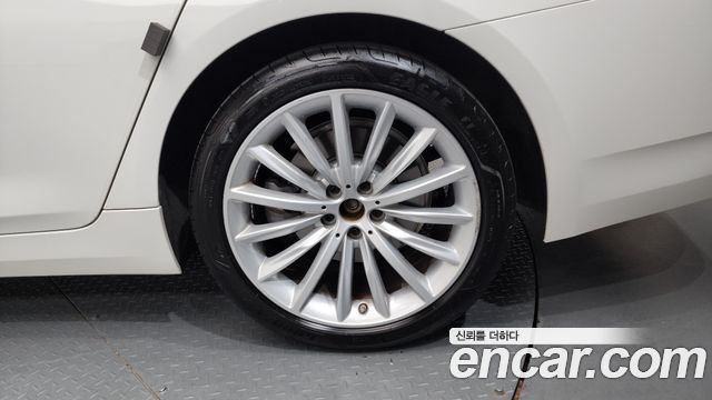 BMW 5-Series 530e Luxury