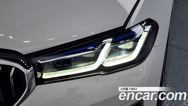 BMW 5-Series 530e Luxury