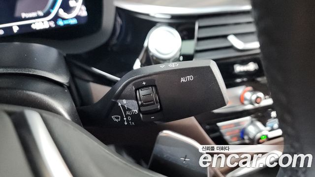 BMW 5-Series 530e Luxury