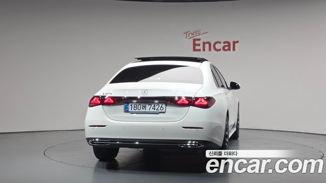 Mercedes-Benz E-Class E200 Avantgarde