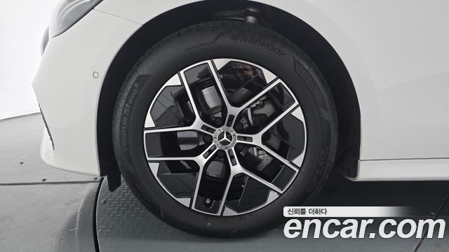 Mercedes-Benz E-Class E200 Avantgarde