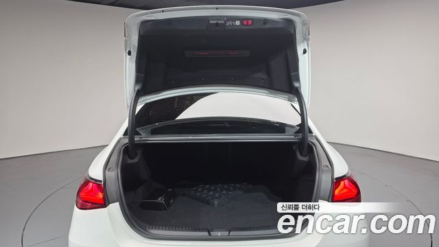 Mercedes-Benz E-Class E200 Avantgarde