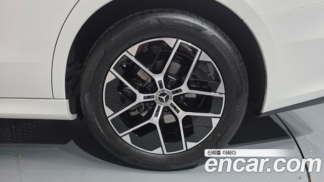 Mercedes-Benz E-Class E200 Avantgarde