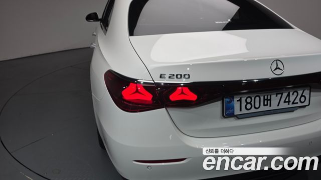 Mercedes-Benz E-Class E200 Avantgarde