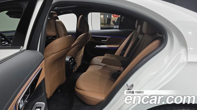 Mercedes-Benz E-Class E200 Avantgarde