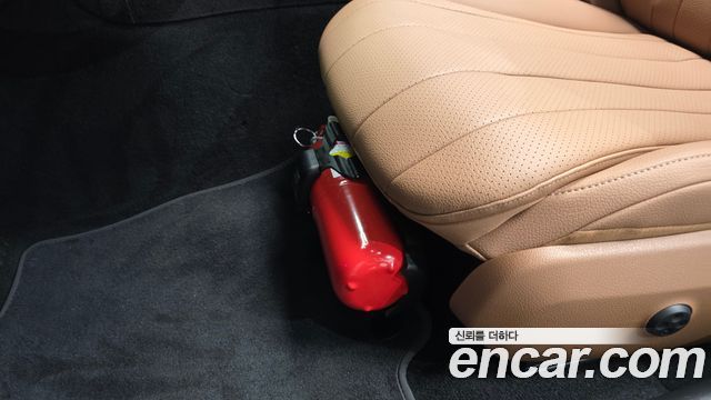 Mercedes-Benz E-Class E200 Avantgarde