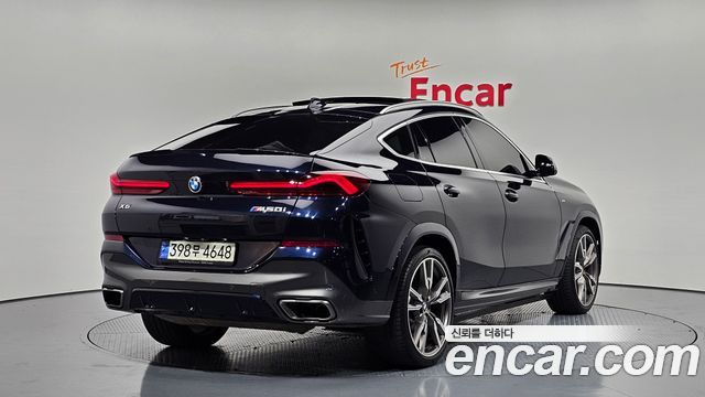 BMW X6 M50i