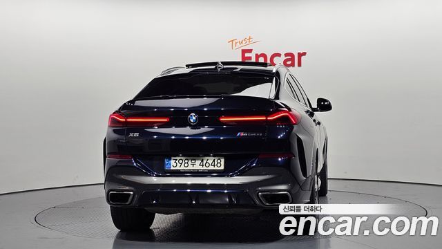 BMW X6 M50i