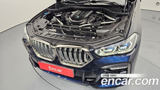 BMW X6 M50i