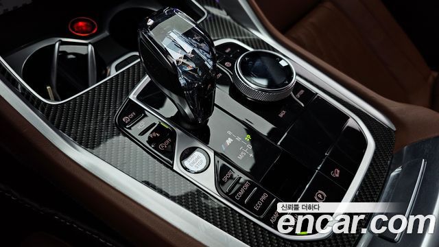 BMW X6 M50i