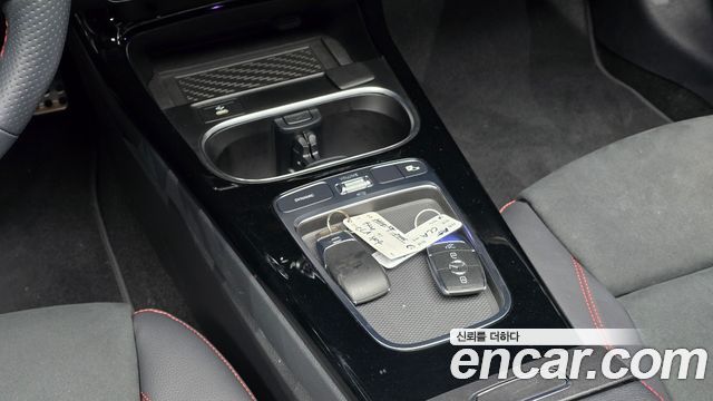 Mercedes-Benz CLA-Class CLA250 4MATIC
