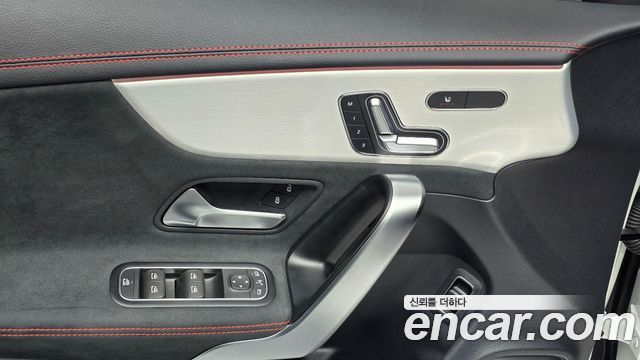 Mercedes-Benz CLA-Class CLA250 4MATIC