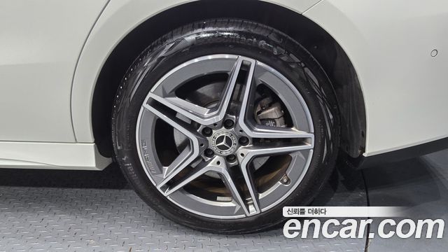 Mercedes-Benz CLA-Class CLA250 4MATIC