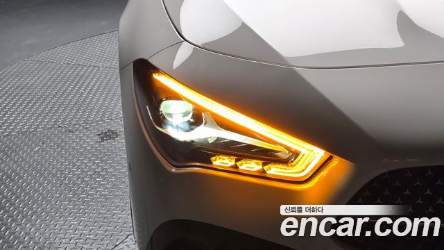 Mercedes-Benz CLA-Class CLA250 4MATIC