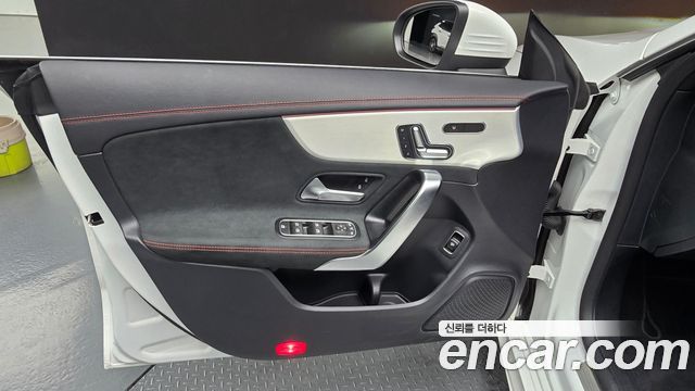 Mercedes-Benz CLA-Class CLA250 4MATIC