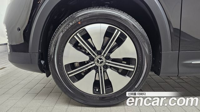 Mercedes-Benz EQB EQB300 4MATIC