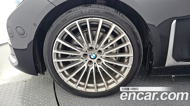 BMW 7-Series 740d xDrive Design Pure Excellence
