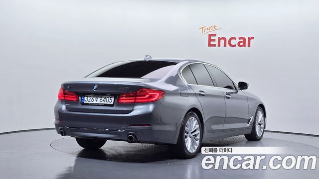 BMW 5-Series 530i xDrive Luxury Plus
