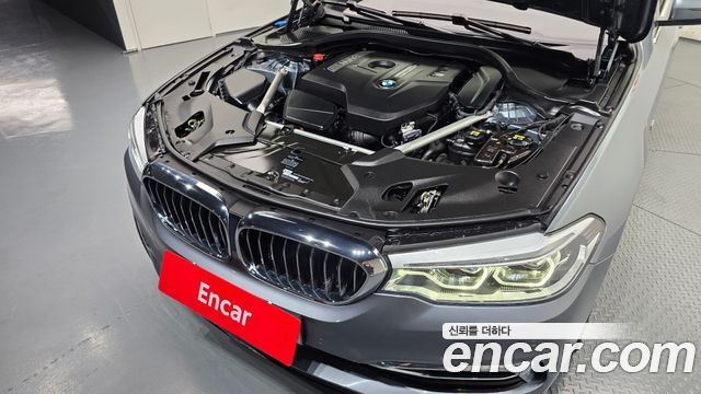 BMW 5-Series 530i xDrive Luxury Plus
