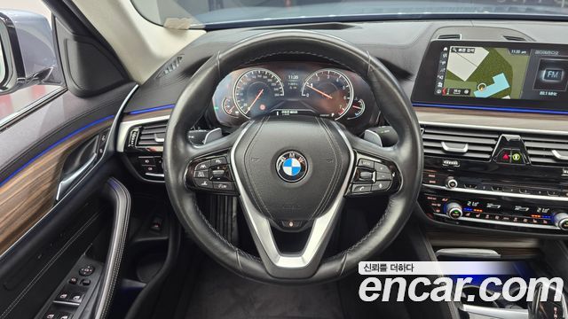 BMW 5-Series 530i xDrive Luxury Plus
