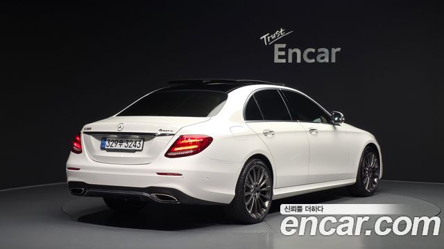Mercedes-Benz E-Class E350 4MATIC AMG Line
