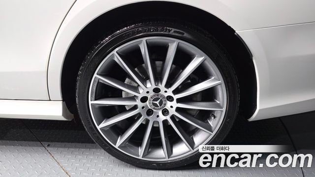 Mercedes-Benz E-Class E350 4MATIC AMG Line