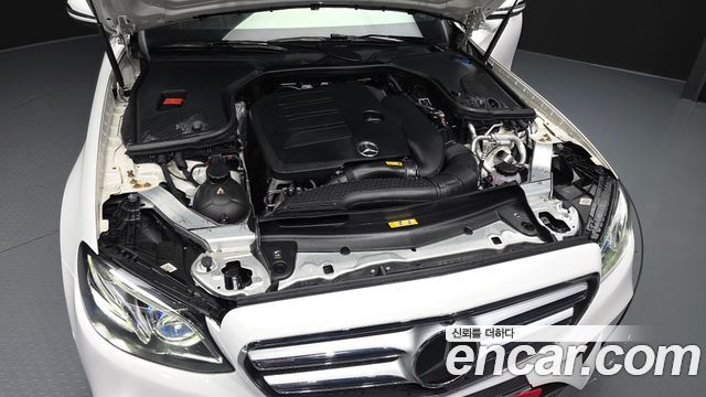 Mercedes-Benz E-Class E350 4MATIC AMG Line