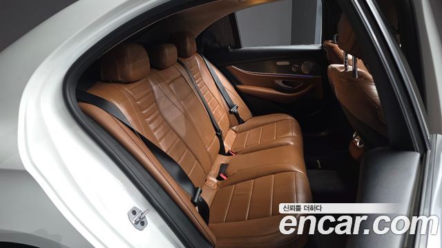 Mercedes-Benz E-Class E350 4MATIC AMG Line