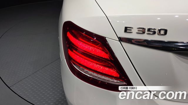 Mercedes-Benz E-Class E350 4MATIC AMG Line