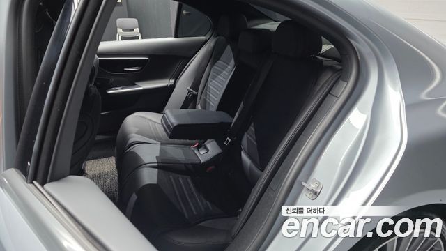 Mercedes-Benz C-Class C300 4MATIC AMG Line