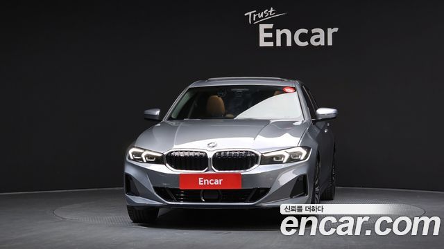BMW 3-Series 320i