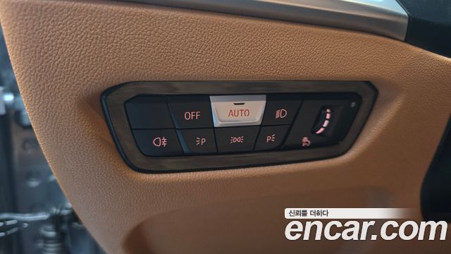 BMW 3-Series 320i