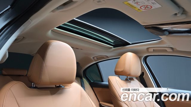 BMW 3-Series 320i