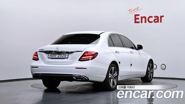 Mercedes-Benz E-Class E220d Avantgarde