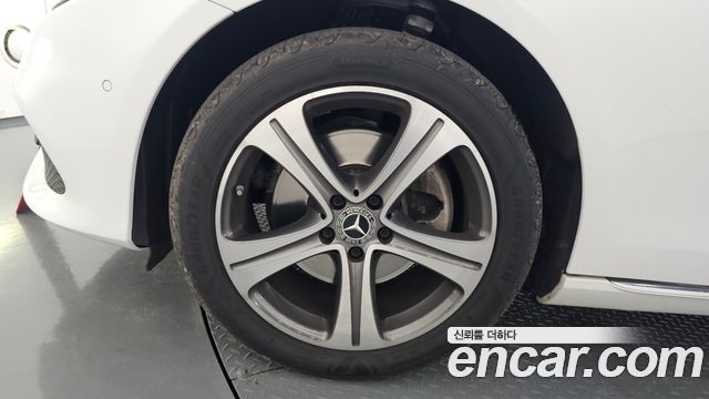 Mercedes-Benz E-Class E220d Avantgarde