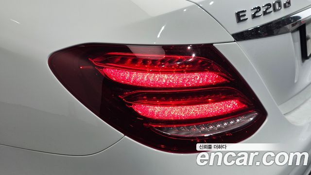 Mercedes-Benz E-Class E220d Avantgarde